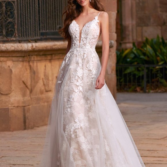 Elysee Chloe Wedding dress Size 8 - Picture 4 of 4